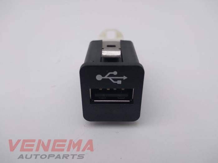 USB socket connector
