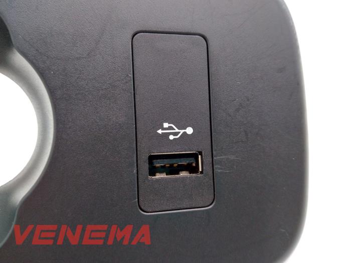 Module USB d'un MINI Mini (F55) 1.5 12V Cooper 2021