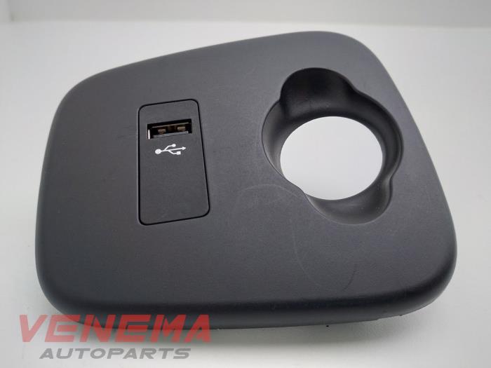 Module USB d'un MINI Mini (F55) 1.5 12V Cooper 2021
