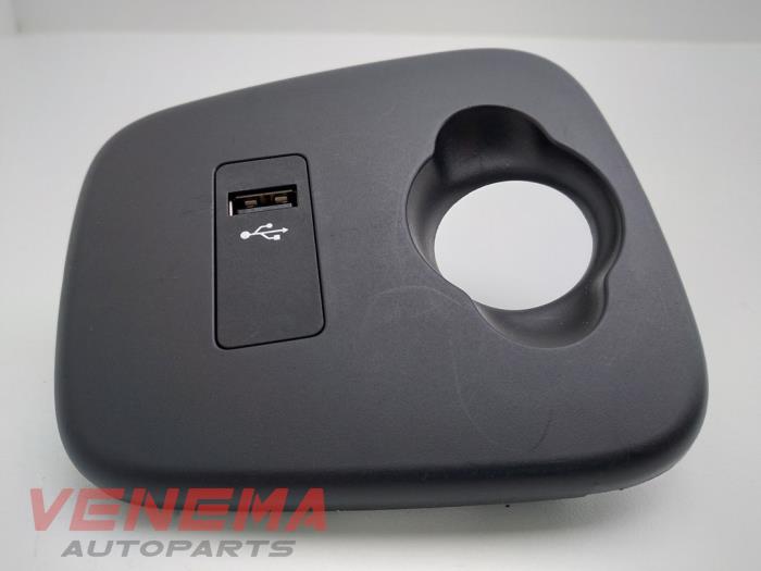 Usagé Module USB Mini Mini (F55) 1.5 12V Cooper Prix € 14,99 Règlement à la marge proposé par Venema Autoparts