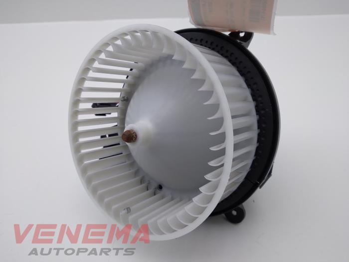 Motor de ventilador de calefactor de un Seat Ibiza V (KJB) 1.0 TSI 12V 2018