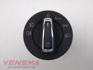 Usados Interruptor de luz Seat Ibiza V (KJB) 1.0 TSI 12V Precio € 14,99 Norma de margen ofrecido por Venema Autoparts