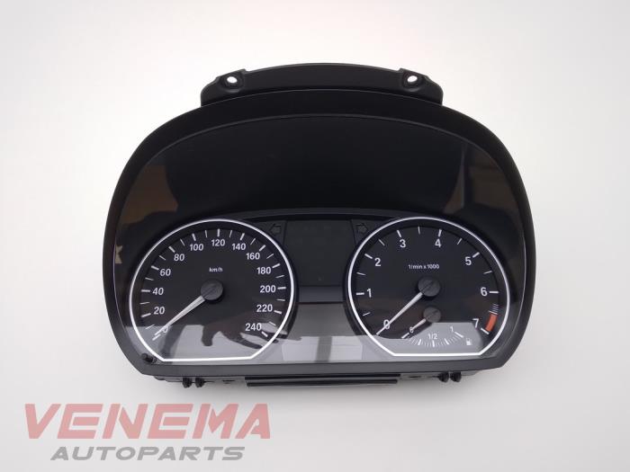 Instrument panel from a BMW 1 serie (E81) 116i 1.6 16V 2009