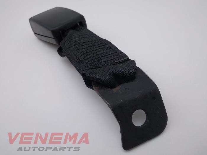 Rear seatbelt buckle, left from a BMW 1 serie (E81) 116i 1.6 16V 2009