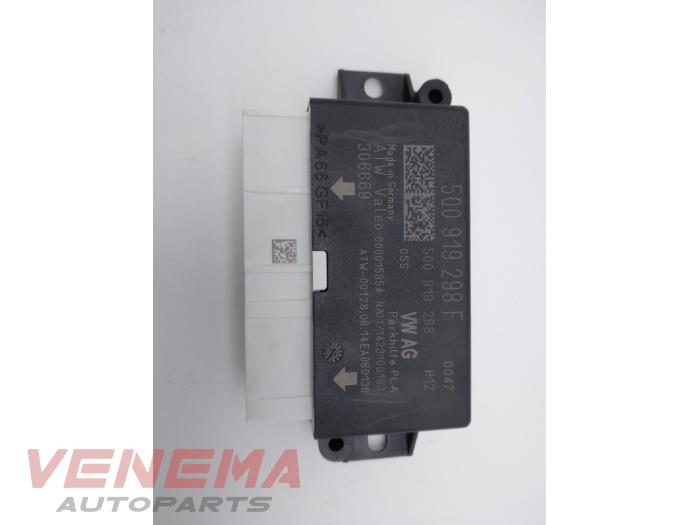 PDC Module from a Volkswagen Golf VII Variant (AUVV) 1.2 TSI 16V 2015