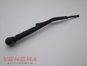 Used Rear wiper arm BMW 1 serie (E81) 116i 1.6 16V Price € 7,99 Margin scheme offered by Venema Autoparts