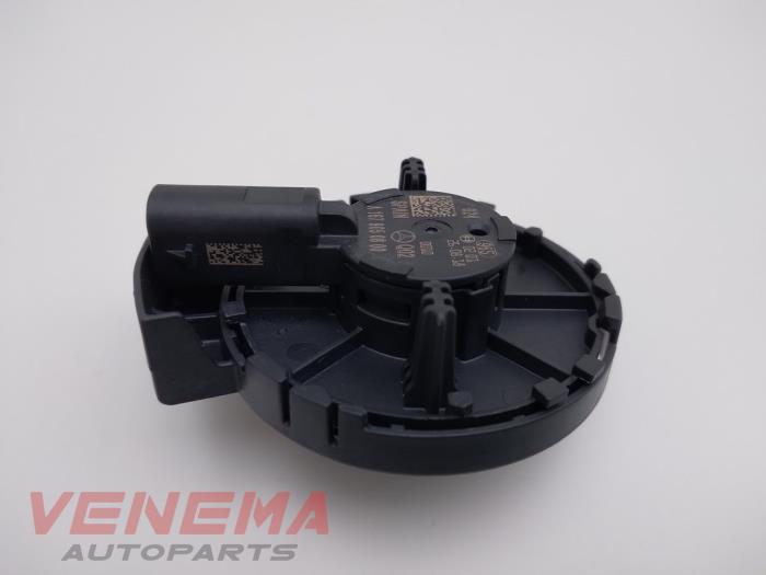 Airbag sensor from a Mercedes-Benz A (177.0) 2.0 A-250 Turbo 16V 2021