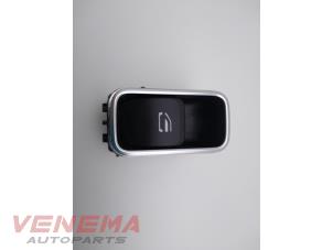 Used Electric window switch Mercedes A (177.0) 2.0 A-250 Turbo 16V Price € 14,99 Margin scheme offered by Venema Autoparts