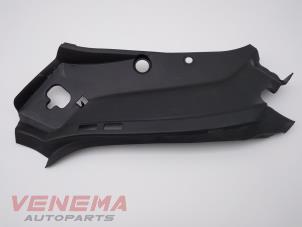 Usagé Cache-phare gauche Mercedes GLK (204.7/9) 3.0 320 CDI 24V 4-Matic Prix € 9,99 Règlement à la marge proposé par Venema Autoparts