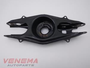 Usagé Bras de suspension arrière droit Mercedes GLK (204.7/9) 3.0 320 CDI 24V 4-Matic Prix € 14,99 Règlement à la marge proposé par Venema Autoparts