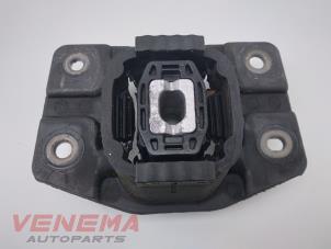Used Gearbox mount Volkswagen Up! (121) 1.0 12V 75 Price € 19,99 Margin scheme offered by Venema Autoparts