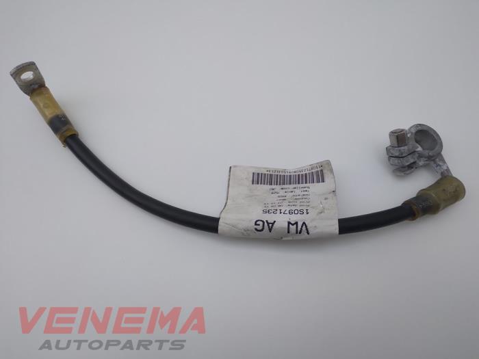 Używane Biegun akumulator Volkswagen Up! (121) 1.0 12V 75 Cena € 14,99 Procedura marży oferowane przez Venema Autoparts