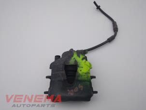 Used Front brake calliper, left Volkswagen Up! (121) 1.0 12V 75 Price € 9,99 Margin scheme offered by Venema Autoparts