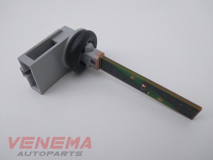 Begagnade Innetemperatursensor Audi A1 Sportback (GBA) 1.0 25 TFSI 12V Pris € 9,99 Marginaltabell erbjuds av Venema Autoparts