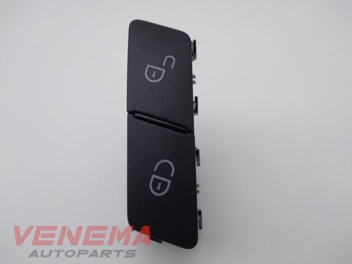 Usados Interruptor cierre centralizado Mercedes ML III (166) 3.0 ML-350 BlueTEC V6 24V 4-Matic Precio € 9,99 Norma de margen ofrecido por Venema Autoparts