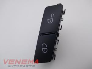 Used Central locking switch Mercedes ML III (166) 3.0 ML-350 BlueTEC V6 24V 4-Matic Price € 9,99 Margin scheme offered by Venema Autoparts