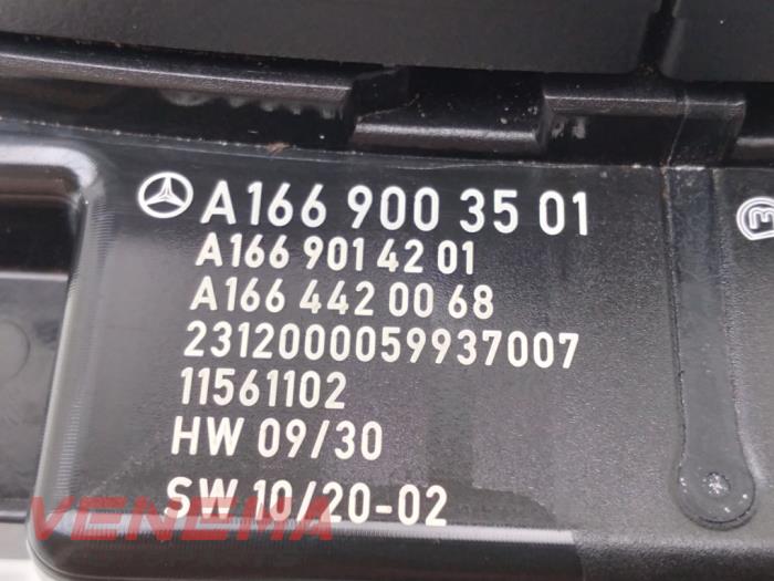 Commutateur MMI d'un Mercedes-Benz ML III (166) 3.0 ML-350 BlueTEC V6 24V 4-Matic 2014