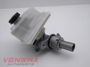 Usagé Cylindre de frein principal Mercedes ML III (166) 3.0 ML-350 BlueTEC V6 24V 4-Matic Prix € 79,99 Règlement à la marge proposé par Venema Autoparts