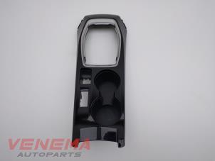 Used Cup holder Peugeot 208 II (UB/UH/UP) 1.2 Vti 12V PureTech 75 Price € 39,99 Margin scheme offered by Venema Autoparts