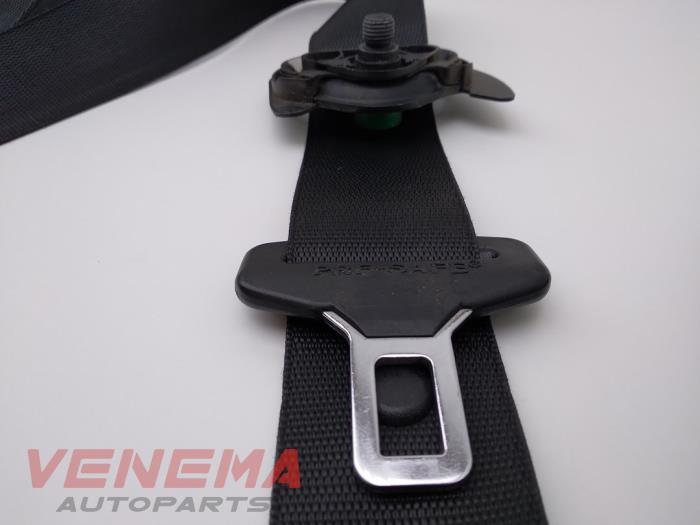 Front seatbelt, left from a Mercedes-Benz ML III (166) 3.0 ML-350 BlueTEC V6 24V 4-Matic 2014