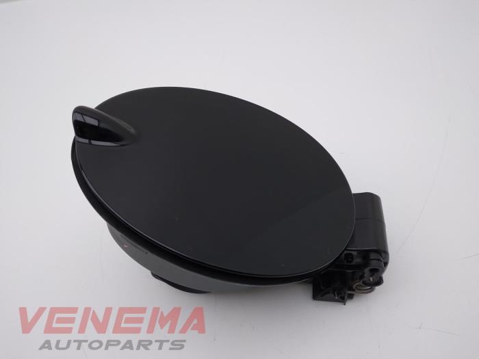 Tank cap cover from a Ford Fiesta 7 1.0 EcoBoost 12V 100 2017