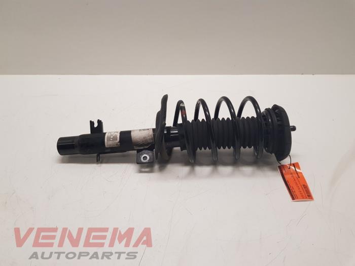 Front shock absorber rod, right from a Peugeot 208 I (CA/CC/CK/CL) 1.2 Vti 12V PureTech 2018
