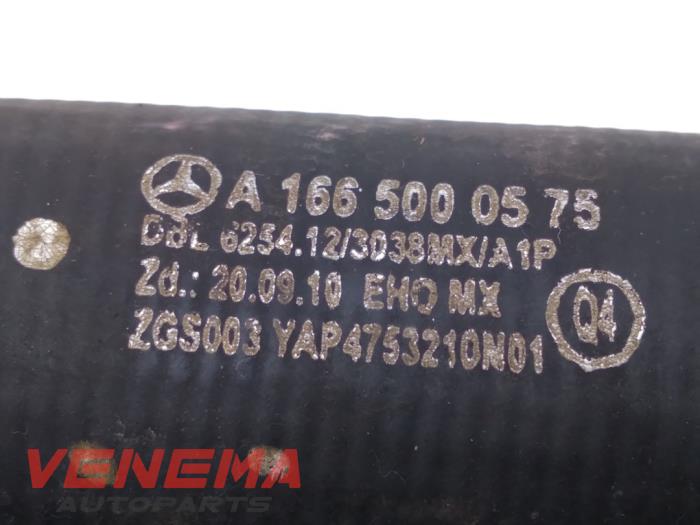 Manguera de radiador de un Mercedes-Benz ML III (166) 3.0 ML-350 BlueTEC V6 24V 4-Matic 2014