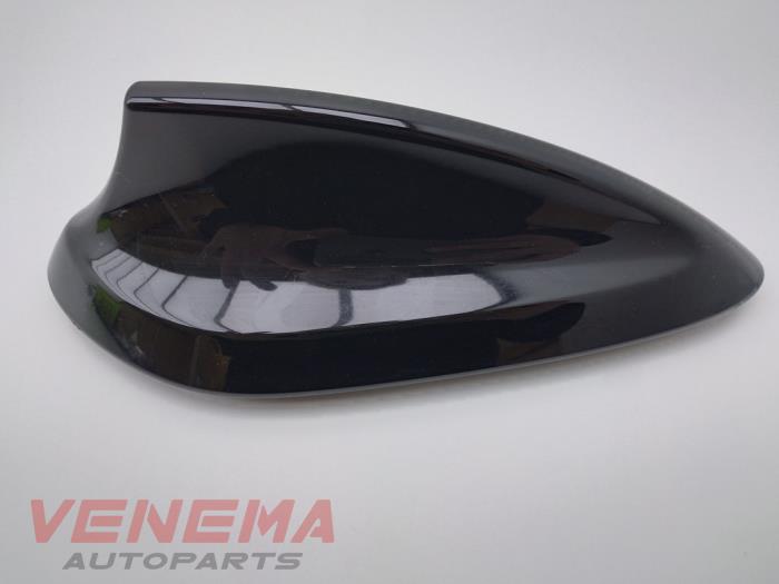 Roof (GPS) antenna cover