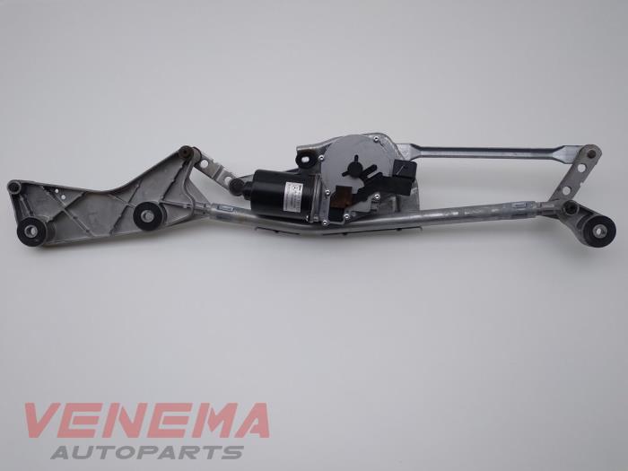 Wiper motor + mechanism from a Mercedes-Benz ML III (166) 3.0 ML-350 BlueTEC V6 24V 4-Matic 2014