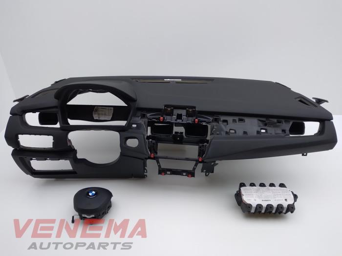 Airbag set + dashboard from a BMW 2 serie Gran Tourer (F46) 214d 1.5 TwinPower Turbo 12V 2017