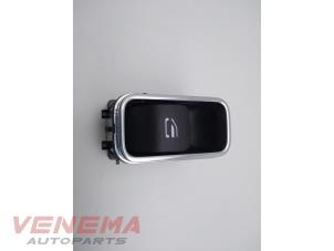Used Electric window switch Mercedes A (177.0) 1.5 A-180d Price € 14,99 Margin scheme offered by Venema Autoparts