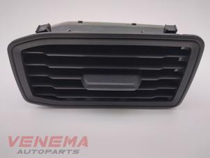 Used Dashboard vent Volkswagen Caddy IV 2.0 TDI 102 Price € 19,99 Margin scheme offered by Venema Autoparts