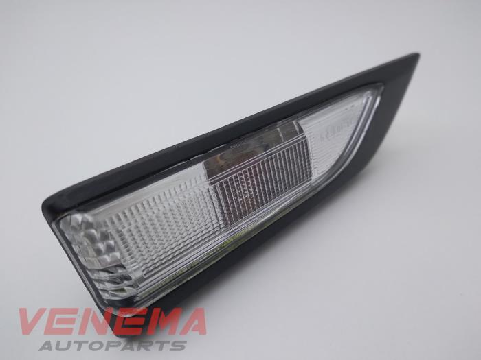 Front wing indicator, right from a Volkswagen Caddy IV 2.0 TDI 102 2020