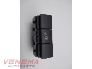 Used Central locking switch Peugeot Expert (VA/VB/VE/VF/VY) 2.0 Blue HDi 120 16V Price € 14,99 Margin scheme offered by Venema Autoparts
