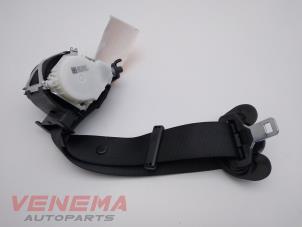 Used Front seatbelt, right BMW 1 serie (F20) 118i 1.5 TwinPower 12V Price € 29,99 Margin scheme offered by Venema Autoparts
