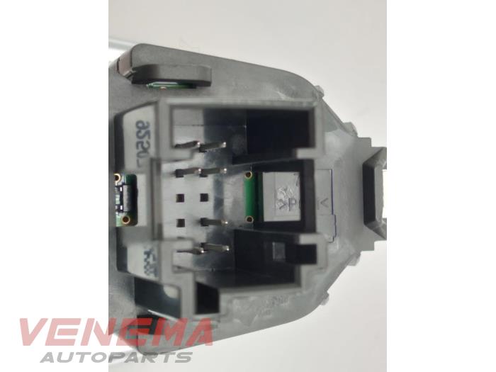 Start/stop switch from a BMW 1 serie (F20) 118i 1.5 TwinPower 12V 2018