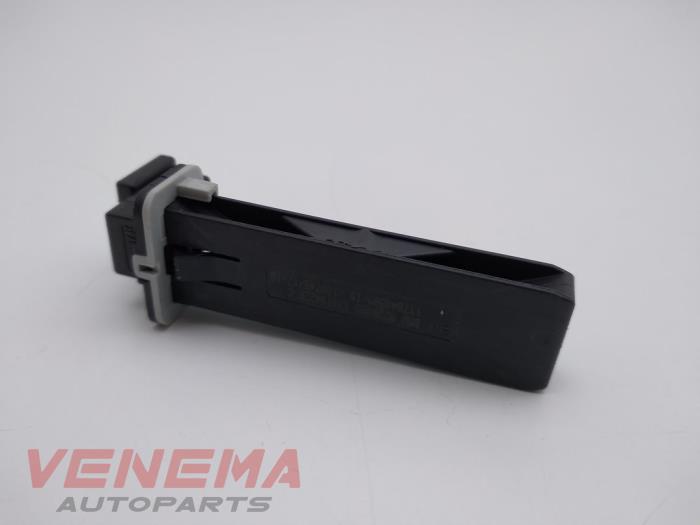 Begagnade Innetemperatursensor BMW 1 serie (F20) 118i 1.5 TwinPower 12V Pris € 9,99 Marginaltabell erbjuds av Venema Autoparts