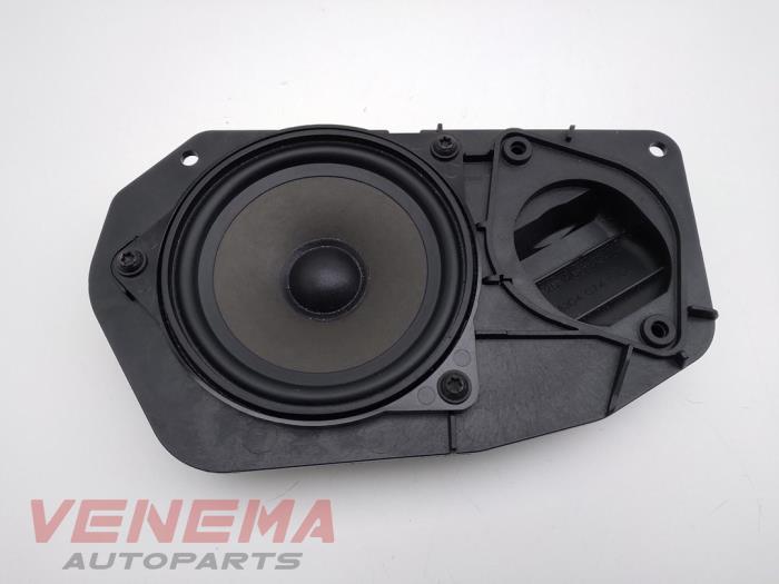 Używane Glosnik BMW 1 serie (F20) 118i 1.5 TwinPower 12V Cena € 14,99 Procedura marży oferowane przez Venema Autoparts