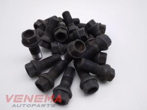 Used Set of wheel bolts BMW 1 serie (F20) 118i 1.5 TwinPower 12V Price € 24,99 Margin scheme offered by Venema Autoparts