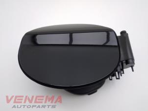 Used Tank cap cover BMW 1 serie (F20) 118i 1.5 TwinPower 12V Price € 34,99 Margin scheme offered by Venema Autoparts
