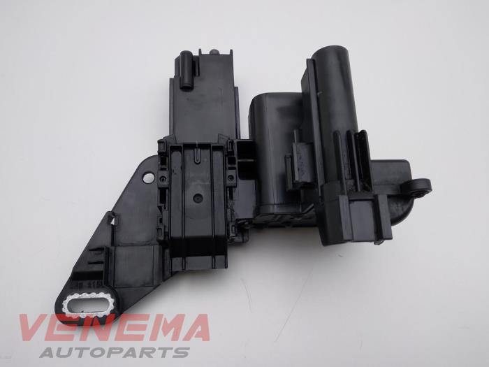 Used Distributor BMW 1 serie (F20) 118i 1.5 TwinPower 12V Price € 14,99 Margin scheme offered by Venema Autoparts