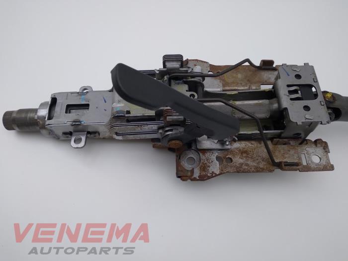 Steering column housing from a Volkswagen Caddy IV 2.0 TDI 102 2020