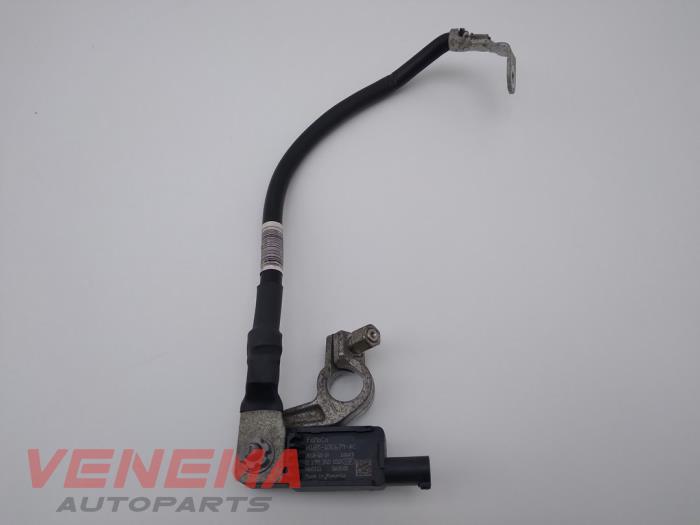 Battery pole from a Ford Fiesta 7 1.0 EcoBoost 12V 100 2018