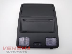 Używane Oswietlenie wewnetrzne przód Ford Fiesta 7 1.0 EcoBoost 12V 100 Cena € 34,99 Procedura marży oferowane przez Venema Autoparts