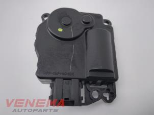 Usados Motor de válvula de calefactor Ford Fiesta 7 1.0 EcoBoost 12V 100 Precio € 14,99 Norma de margen ofrecido por Venema Autoparts
