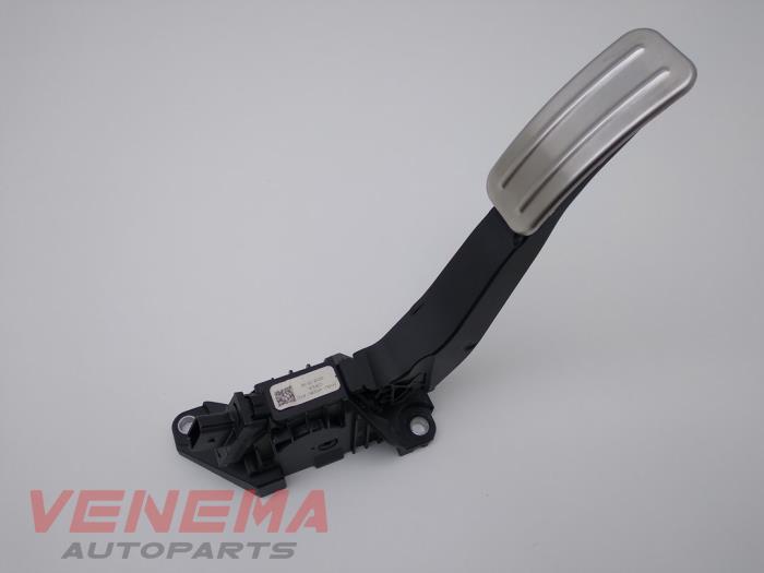 Accelerator pedal from a Ford Fiesta 7 1.0 EcoBoost 12V 100 2018