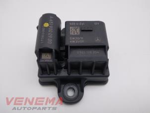 Used Glow plug relay Mercedes Sprinter 3,5t (906.73) 313 CDI 16V Price € 19,99 Margin scheme offered by Venema Autoparts