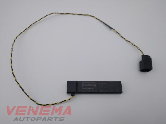 Używane Keyless Entry-Antena Ford Fiesta 7 1.0 EcoBoost 12V 100 Cena € 14,99 Procedura marży oferowane przez Venema Autoparts