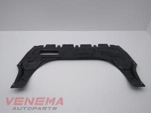 Usagé Plaque de protection moteur Skoda Fabia III (NJ3) 1.0 12V Prix € 24,99 Règlement à la marge proposé par Venema Autoparts