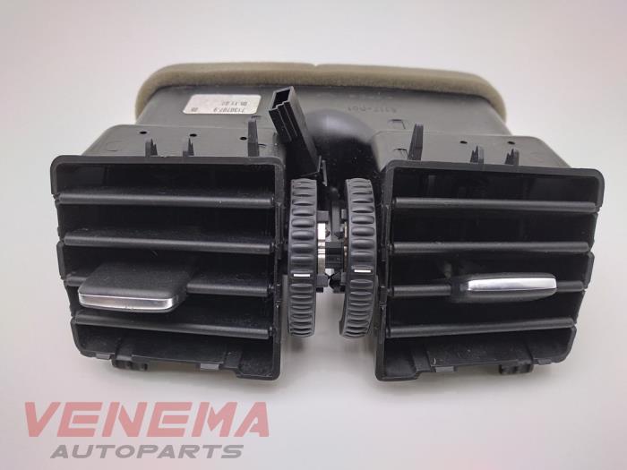 Begagnade Luftraster bak BMW 3 serie Touring (E91) 318i 16V Pris € 14,99 Marginaltabell erbjuds av Venema Autoparts